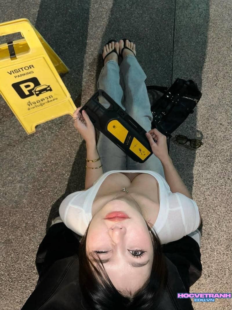 Ảnh ảnh gái xinh khoe ngực sắc nét