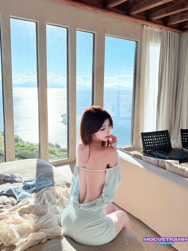 Ảnh ảnh gái xinh quay lưng sắc nét