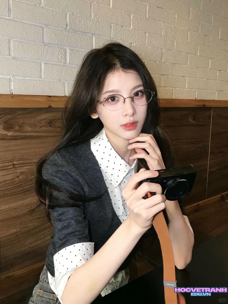 Ngắm ảnh gái đeo kính miễn phí