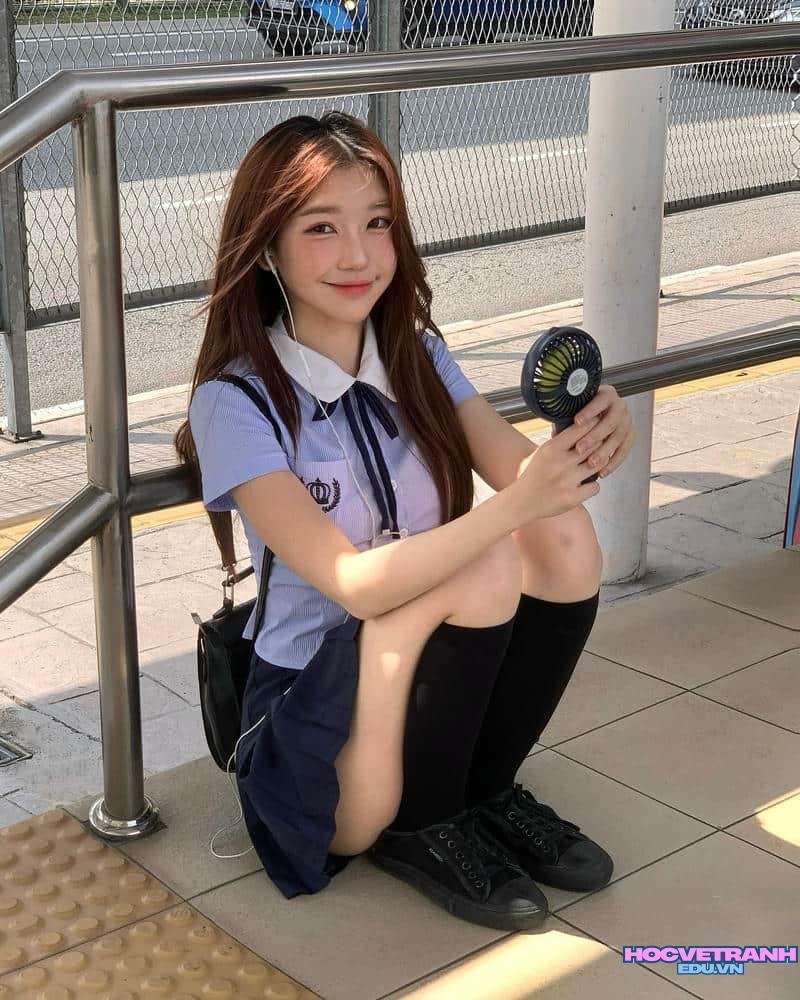 Ngắm ảnh gái xinh mặc váy ngắn thu hút