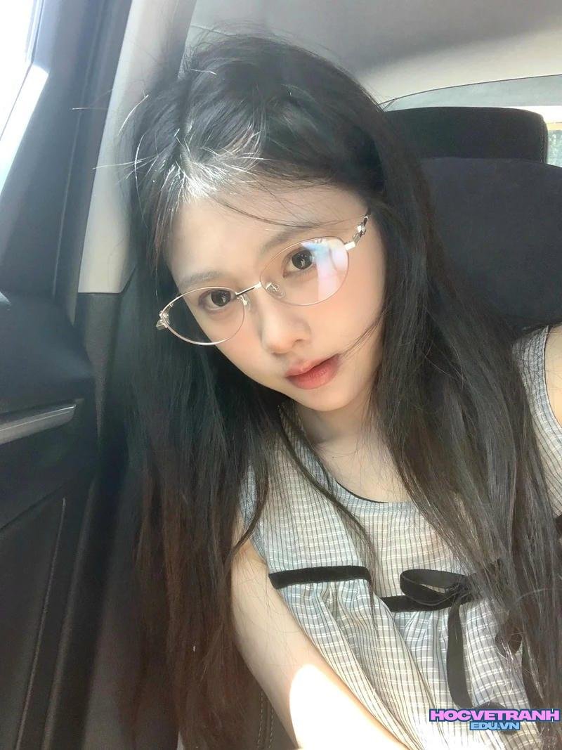 Tải ảnh gái đeo kính mới nhất