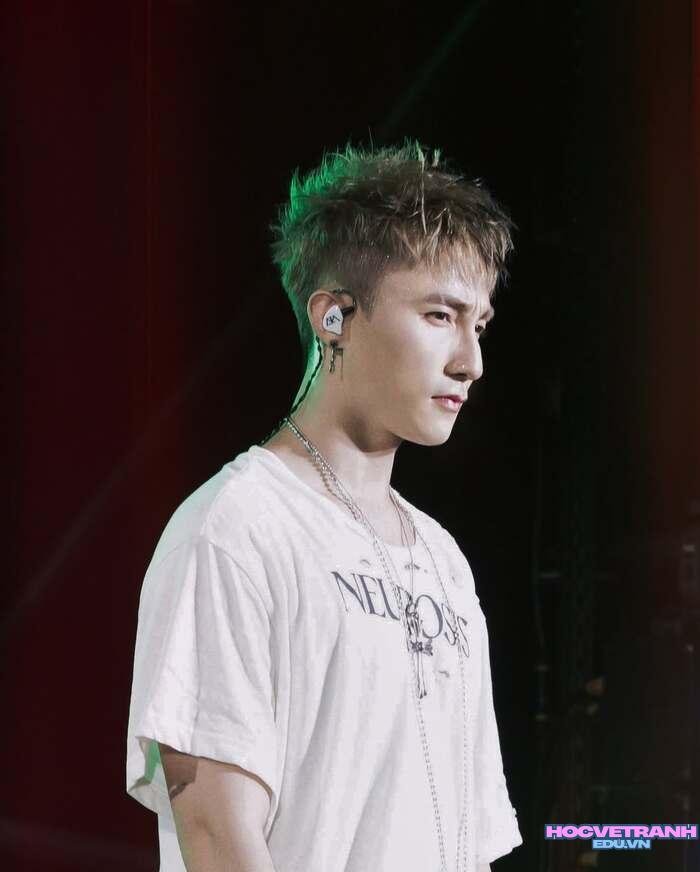 ảnh Sơn Tùng MTP hiện đại sang trọng