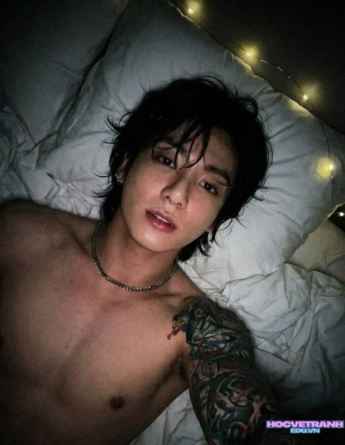ảnh jungkook chụp ảnh selfie