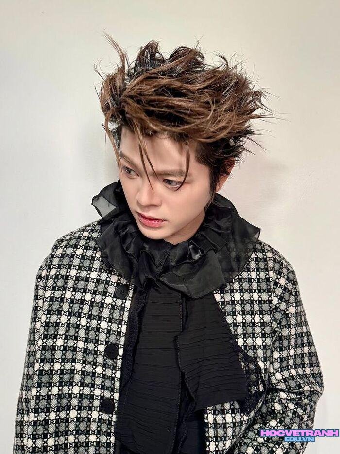 ảnh rhyder biểu diễn trên sân khấu