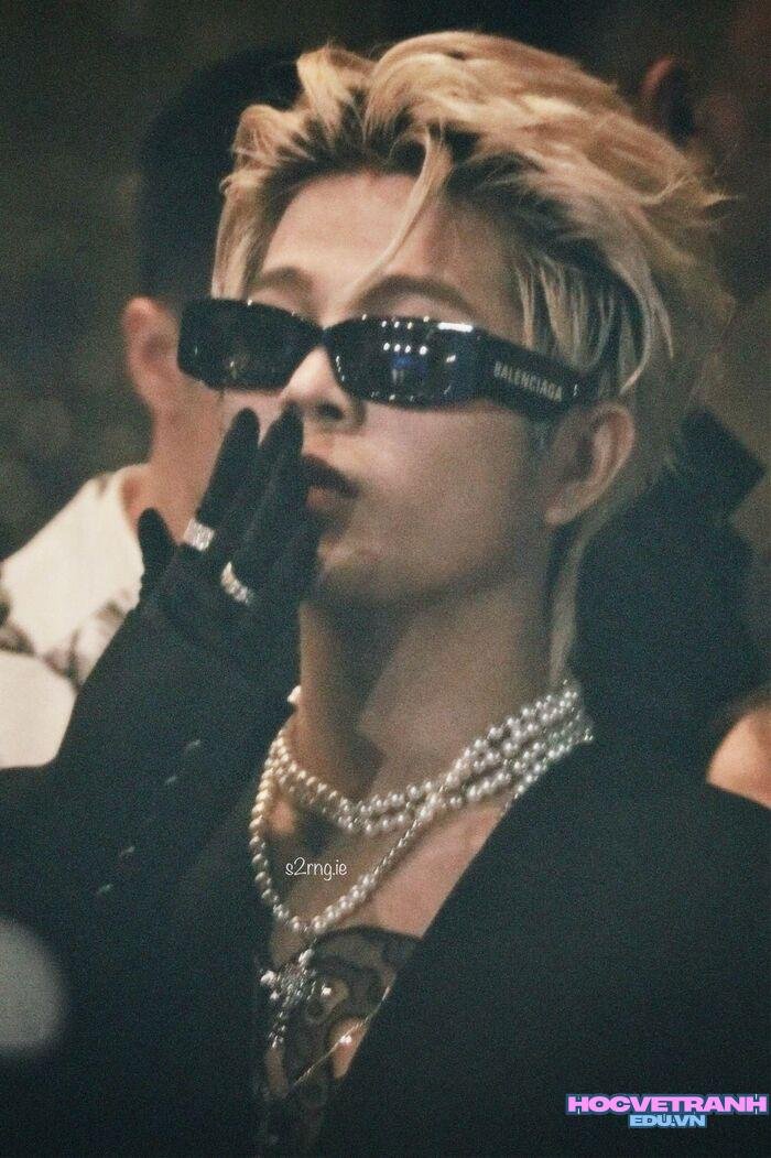 ảnh rhyder outfit sân khấu