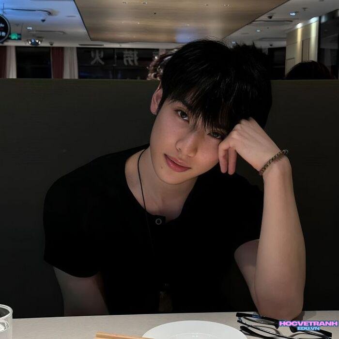 ảnh trai đẹp 18 tuổi phong cách trẻ trung hiện đại