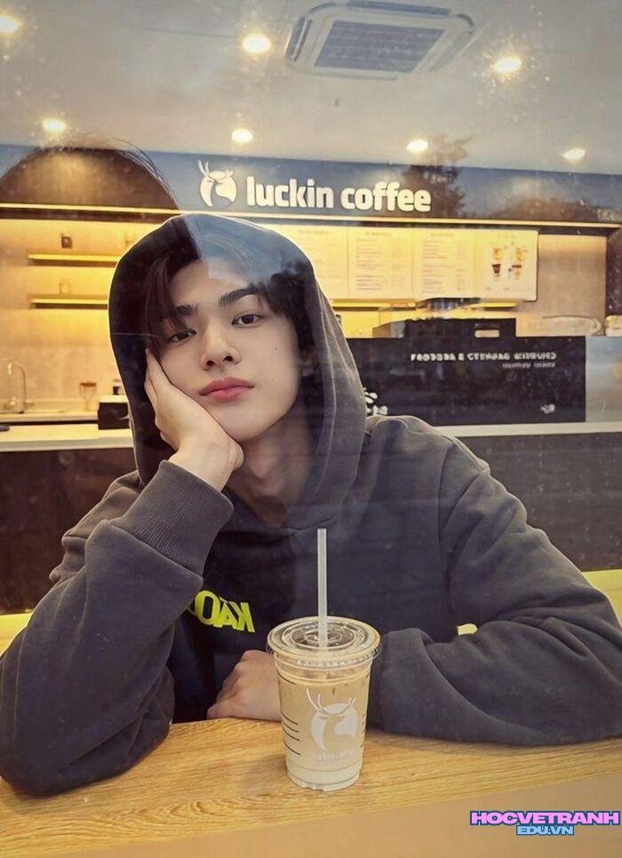 ảnh trai đẹp dễ thương ánh nhìn đáng yêu