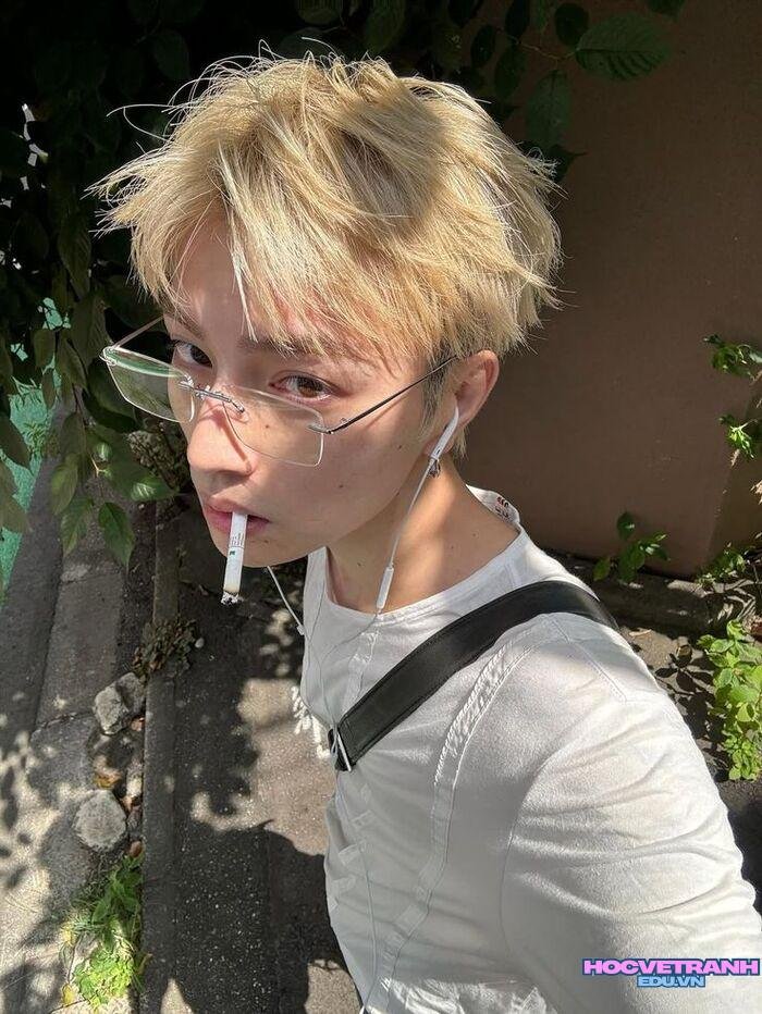 ảnh trai đẹp đeo kính ánh mắt cuốn hút