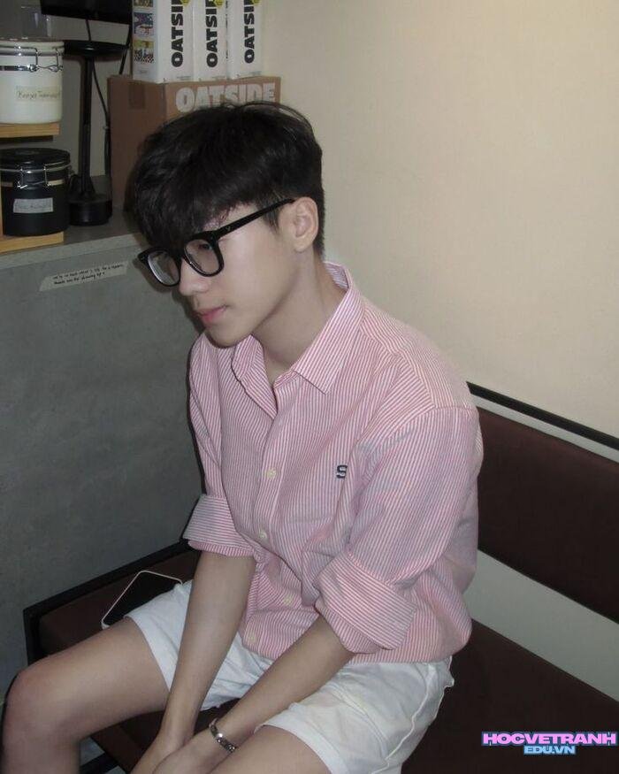 ảnh trai đẹp đeo kính phong cách thư sinh dễ thương