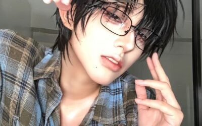 ảnh trai đẹp đeo kính phong cách trẻ trung