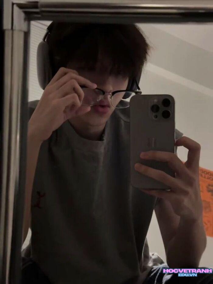 ảnh trai đẹp đeo kính thần thái nam tính