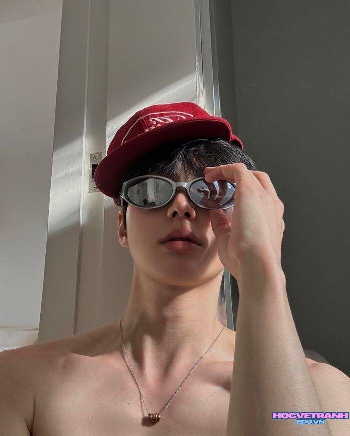 ảnh trai đẹp đeo kính vibe trẻ trung