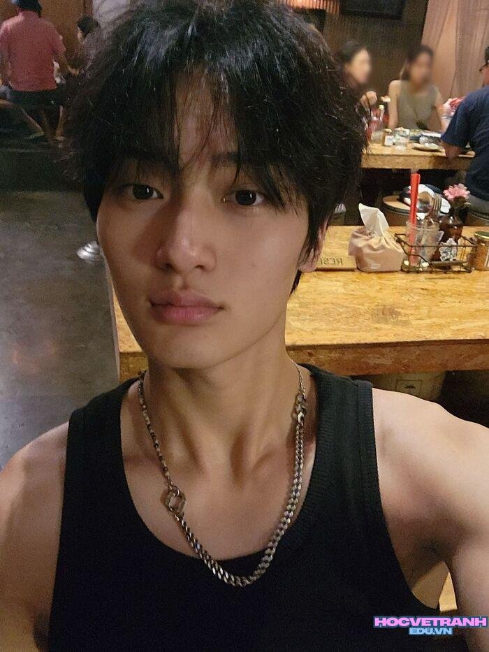 ảnh trai đẹp k6 phong cách đơn giản