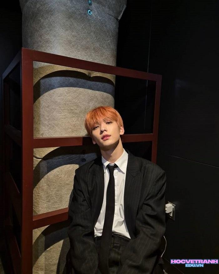 ảnh trai đẹp mặc vest gương mặt điển trai