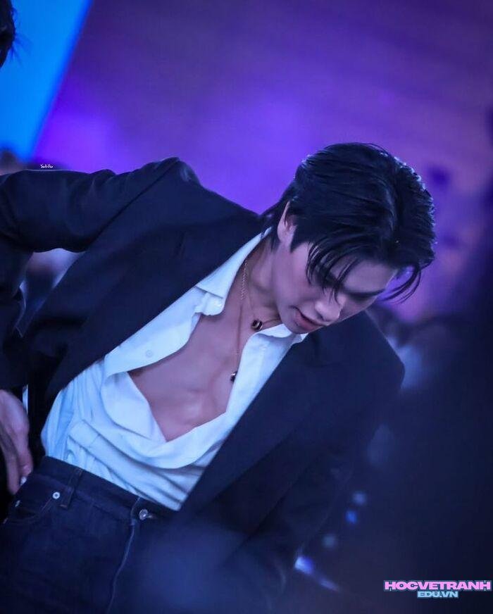 ảnh trai đẹp mặc vest thần thái nam tính