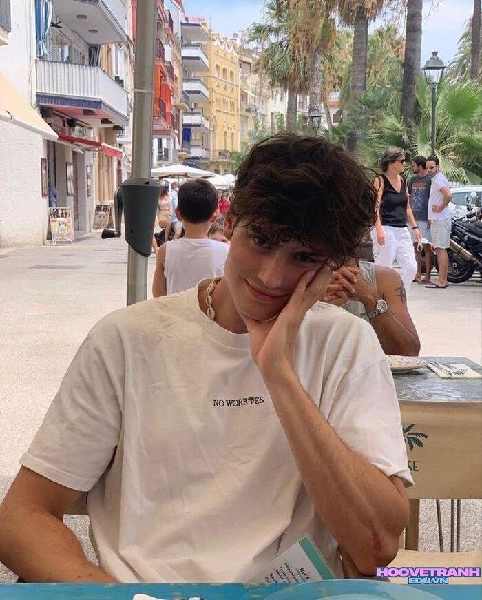 ảnh trai tây góc nghiêng đẹp