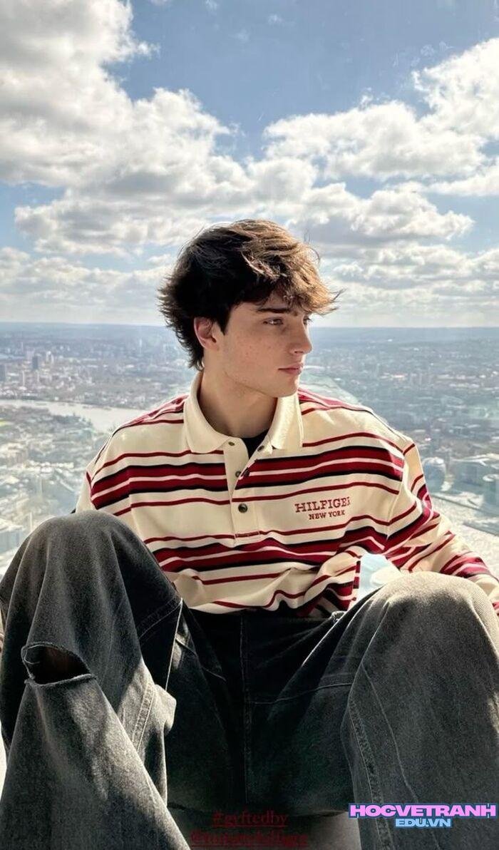 ảnh trai tây thần thái cuốn hút