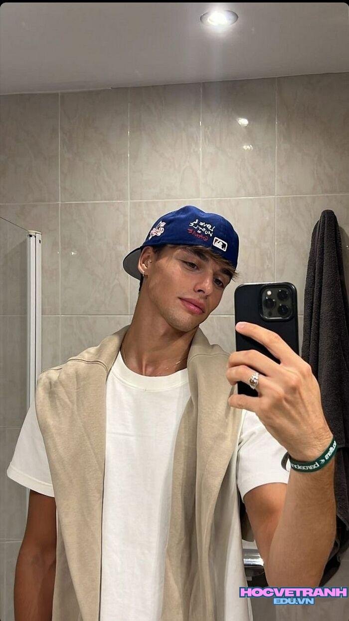 ảnh trai tây thần thái nổi bật