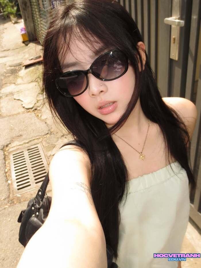 gái xinh 2k đeo kính