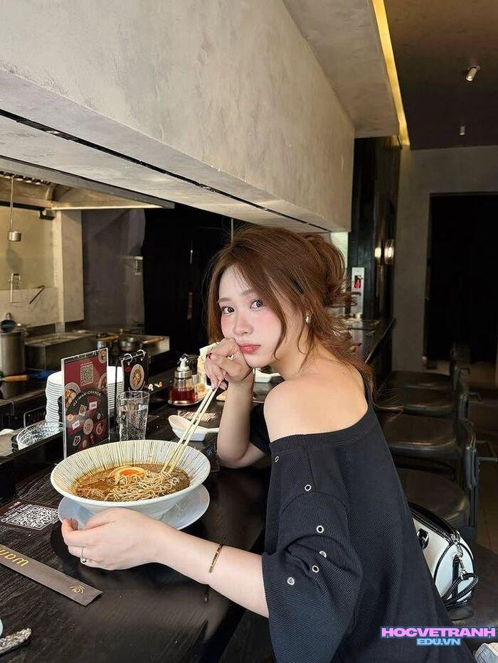 gái xinh 2k3 ánh mắt xinh