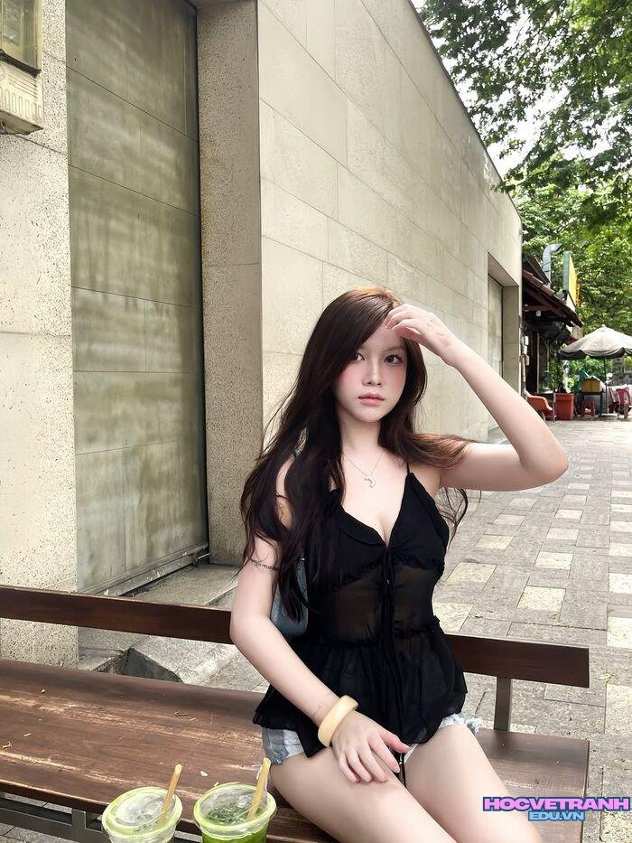 gái xinh 2k3 mặt xinh