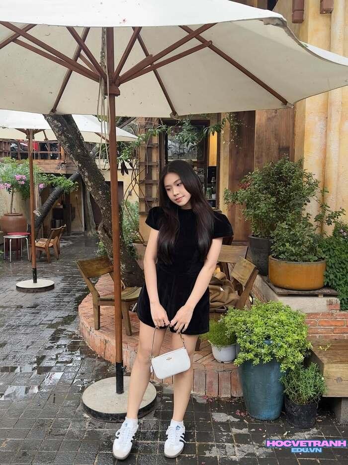 gái xinh 2k4 mặt xinh