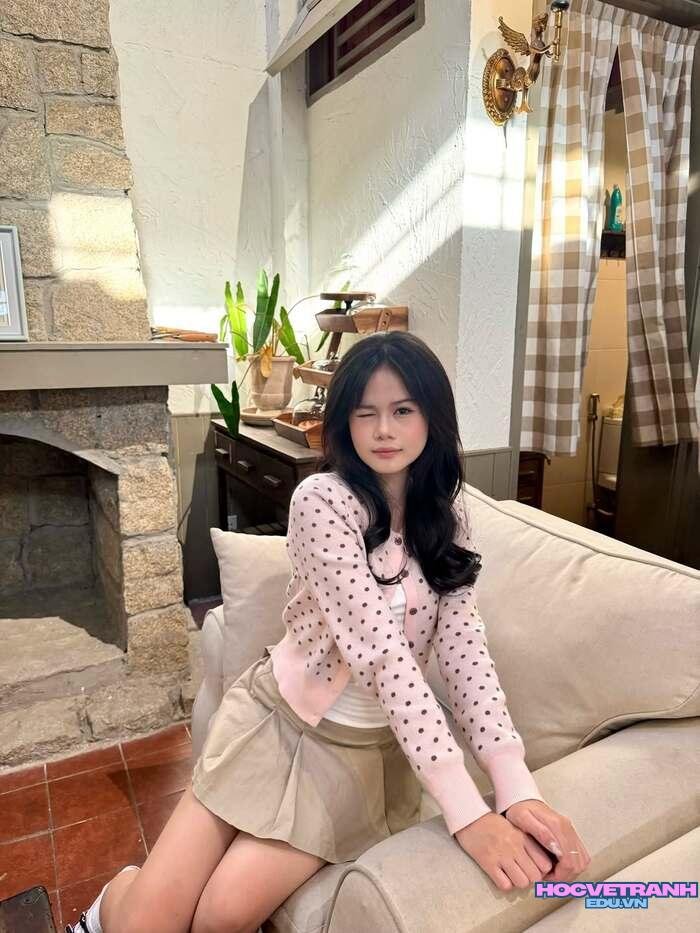 gái xinh 2k4 phong cách nhẹ nhàng