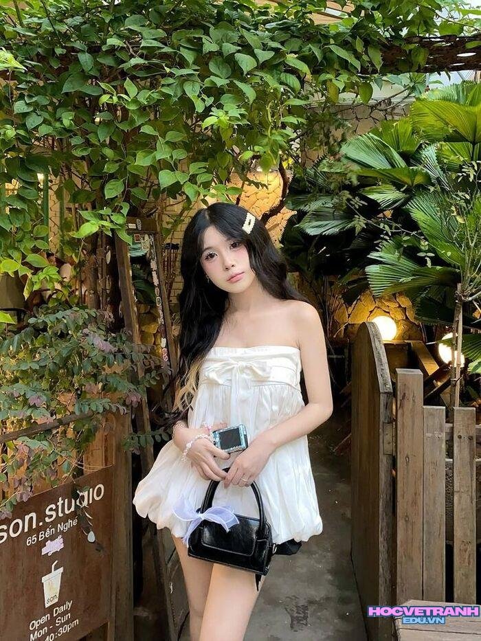 gái xinh 2k5 góc mặt xinh