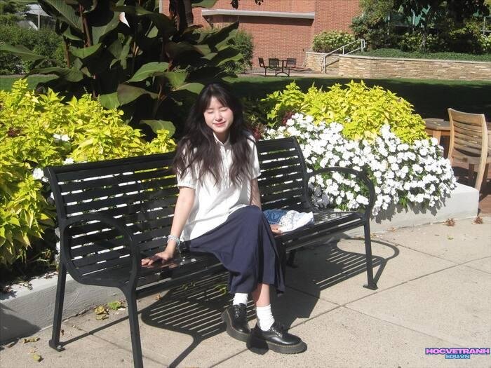 gái xinh 2k5 thần thái nhẹ nhàng