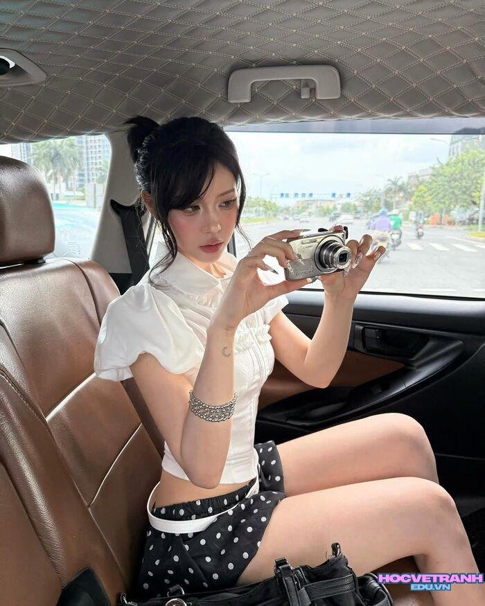 gái xinh 9x ánh mắt xinh