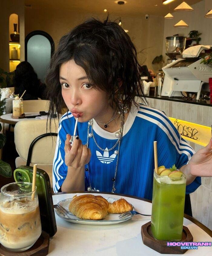 gái xinh 9x style dễ thương chu mỏ