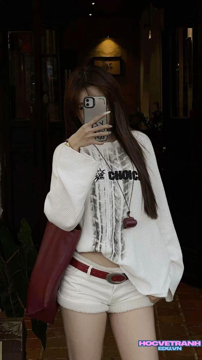 gái xinh buồn nhìn xa