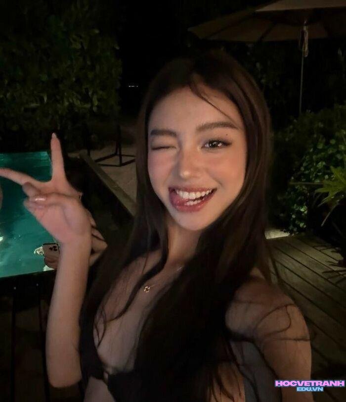 gái xinh châu âu thần thái cuốn hút cười