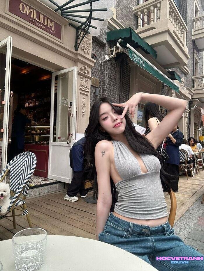 gái xinh hở hang thần thái sexy