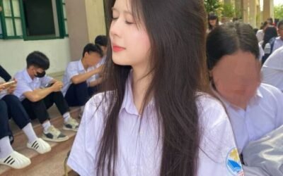 gái xinh học sinh ánh mắt dễ thương