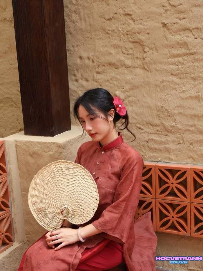 gái xinh mặc áo dài phong cách truyền thống