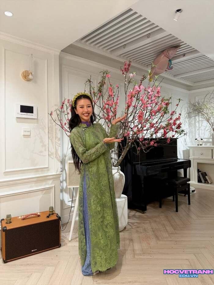 gái xinh mặc áo dài thần thái dịu dàng