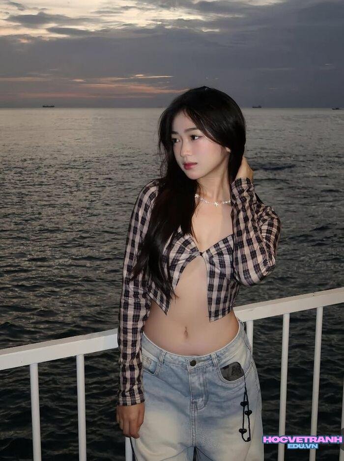 gái xinh tóc dài gương mặt xinh