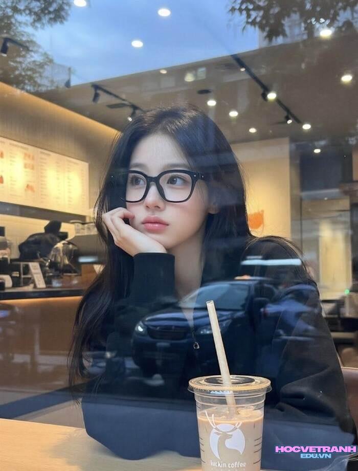 gái xinh tóc dài nụ cười xinh