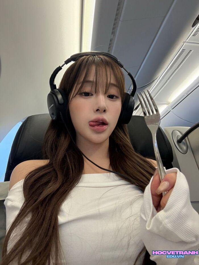 gái xinh tóc dài phong cách nữ tính