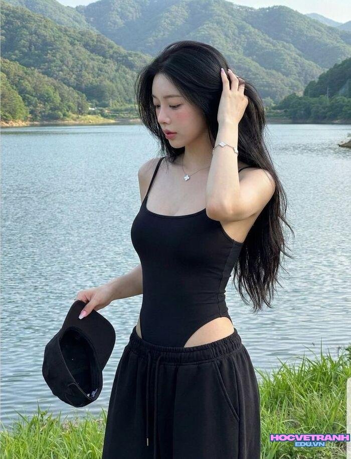 gái xinh tóc dài phong cách trẻ trung