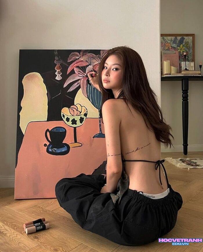 gái xinh tóc dài style năng động