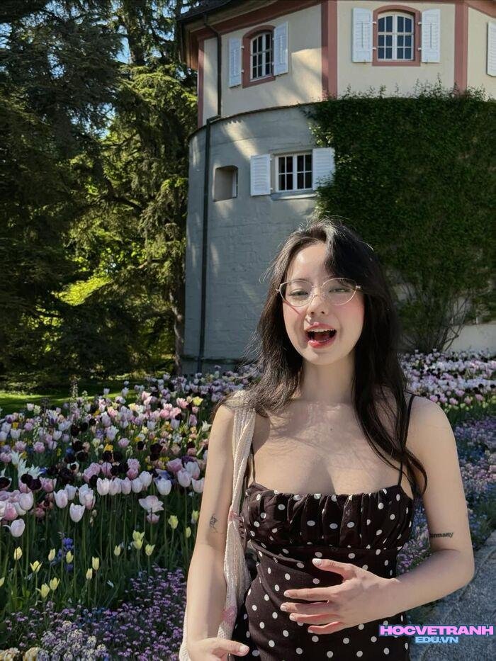 Gái xinh vú bự cực hot