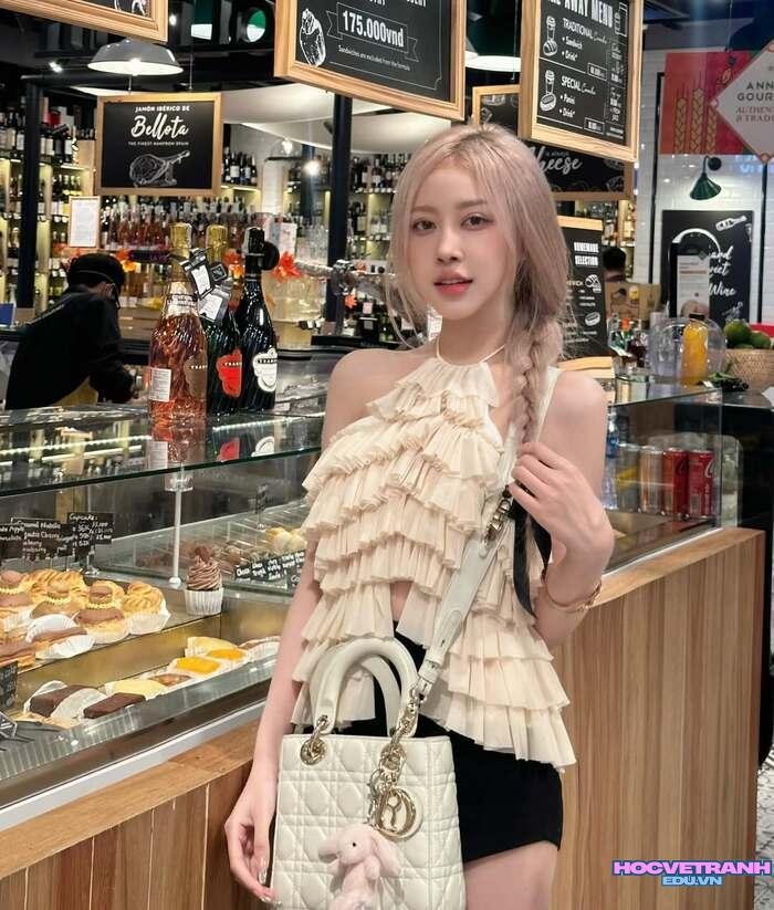 ảnh Lê Huyền Diệu đẹp thanh lịch