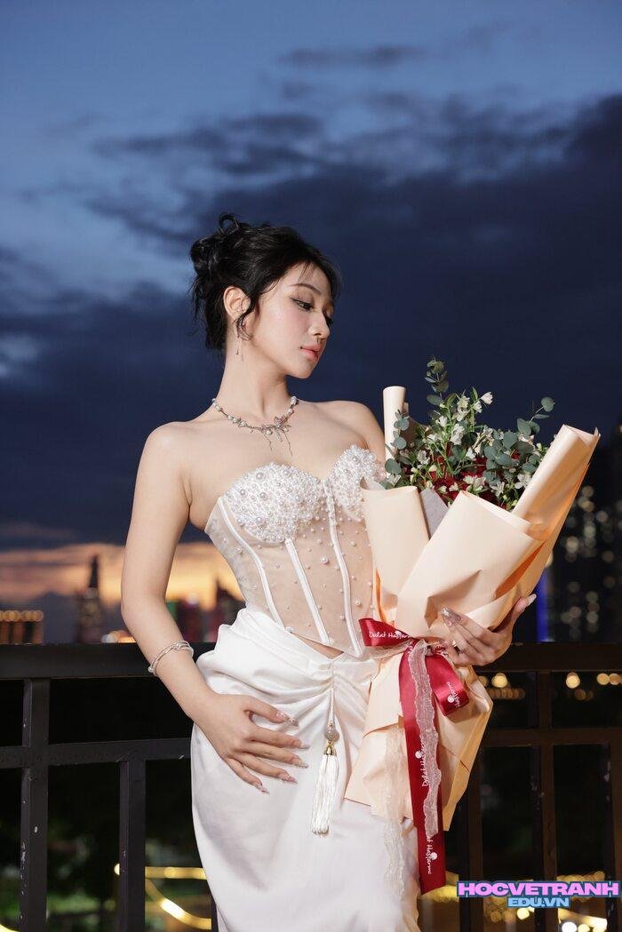 ảnh Trần Hà Linh đẹp tươi tắn