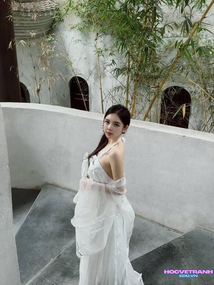 ảnh Trần Huyền Châu đẹp nữ tính