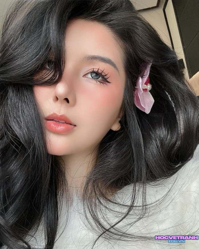 ảnh Võ Ngọc Trân đẹp rạng rỡ