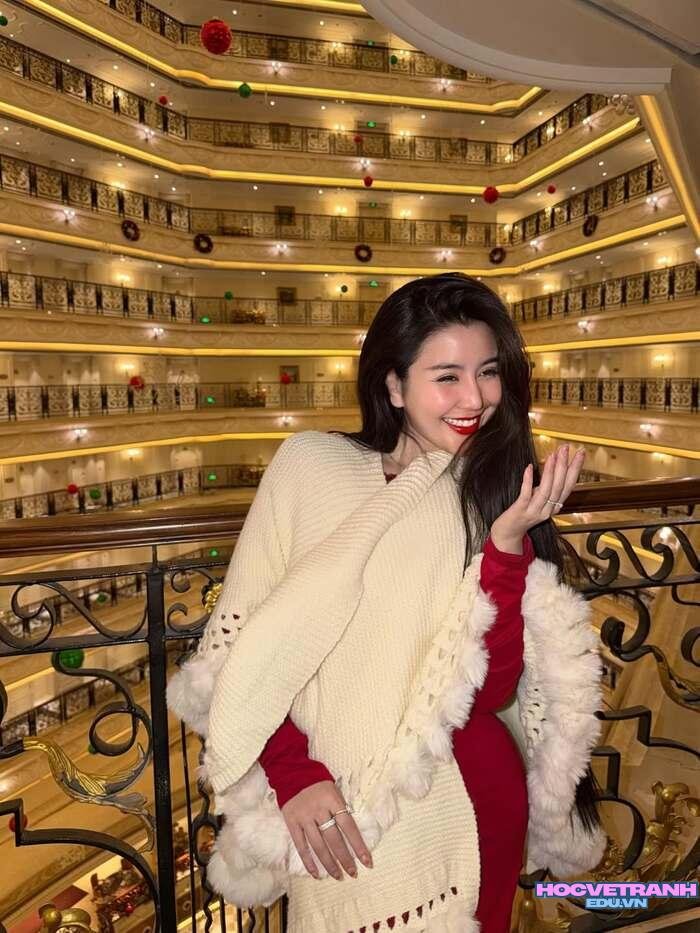 ảnh Võ Ngọc Trân đẹp thanh lịch