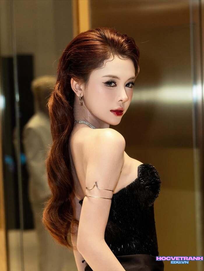 ảnh Võ Nữ Ngân Hà đẹp cuốn hút nhẹ nhàng