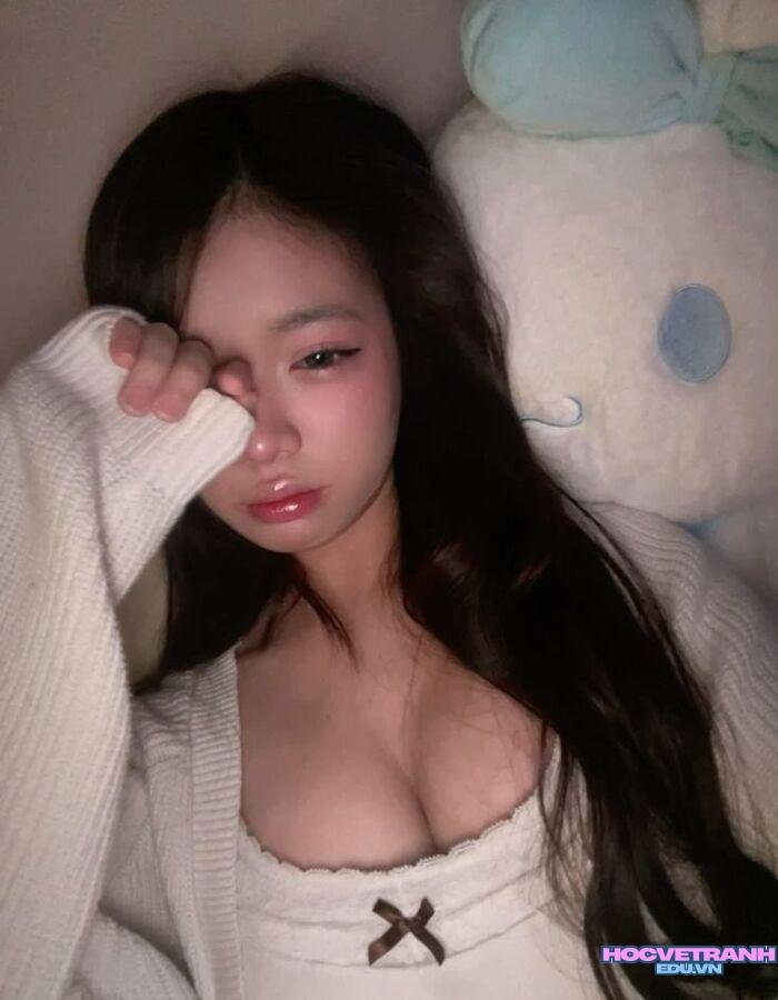 ảnh gái xinh 18 tuổi đẹp ánh mắt trong sáng